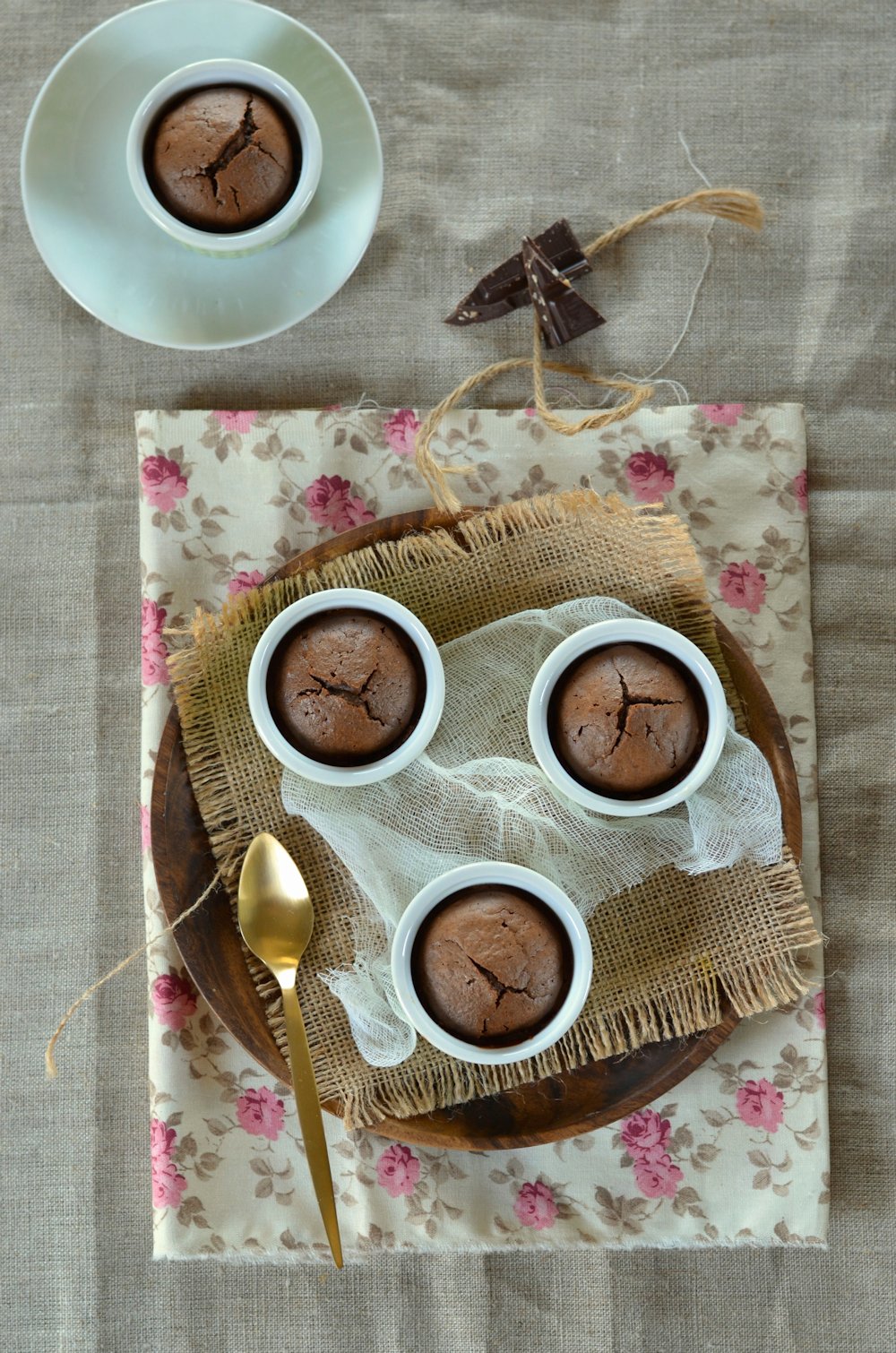 Moelleux au chocolat à la purée d'amande et écorces d'orange